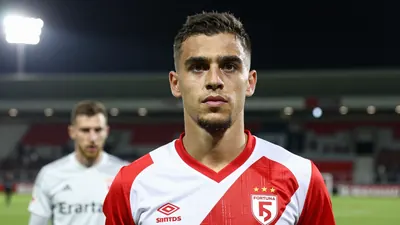 Fortuna Sittard speelt gelijk tegen PSV, maar Go Ahead Eagles wint met 4-1 van Willem II in de eerste speelronde van het...